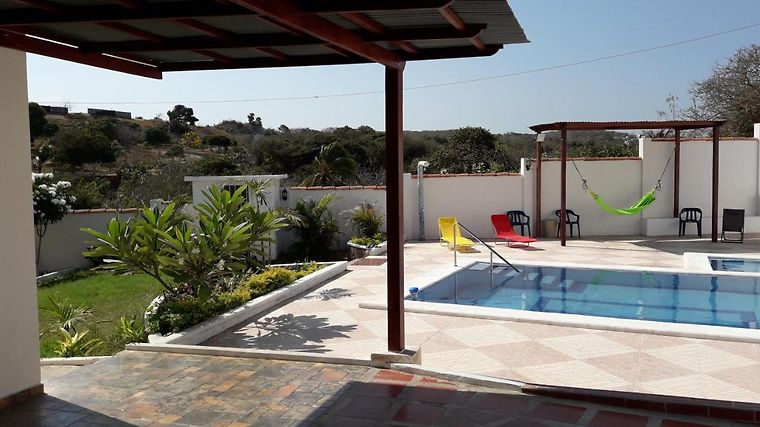 CASA CAMPESTRE LAS CLARITAS PUERTO SALGAR (Colombia) | BOOKED